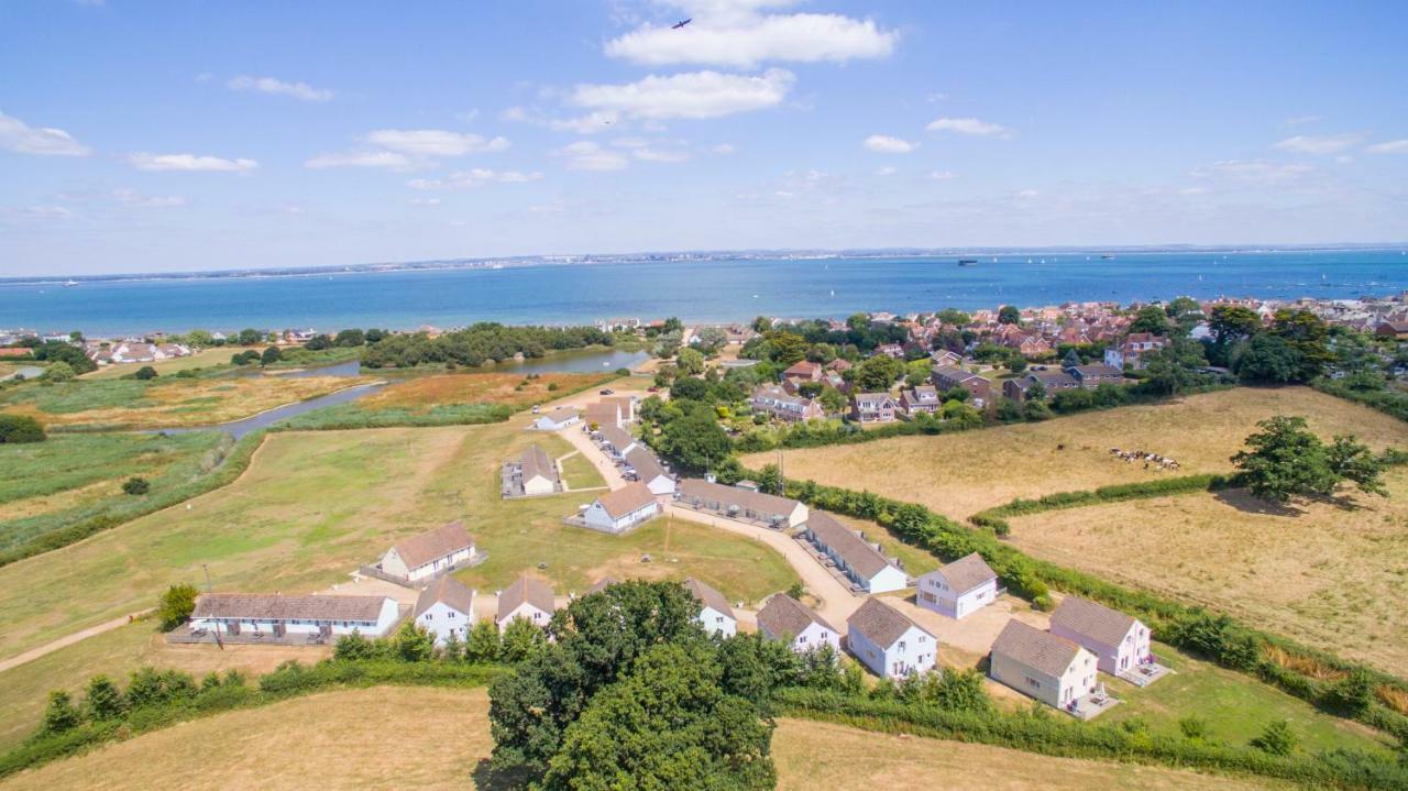 Seaview Holidays - Salterns Village Exteriér fotografie